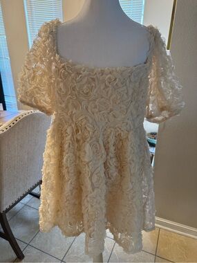 New Le Lis ivory rosette boutique dress